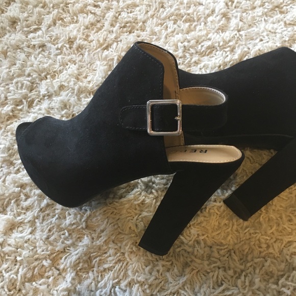 Report Peep Toed Booties - Picture 3 of 8